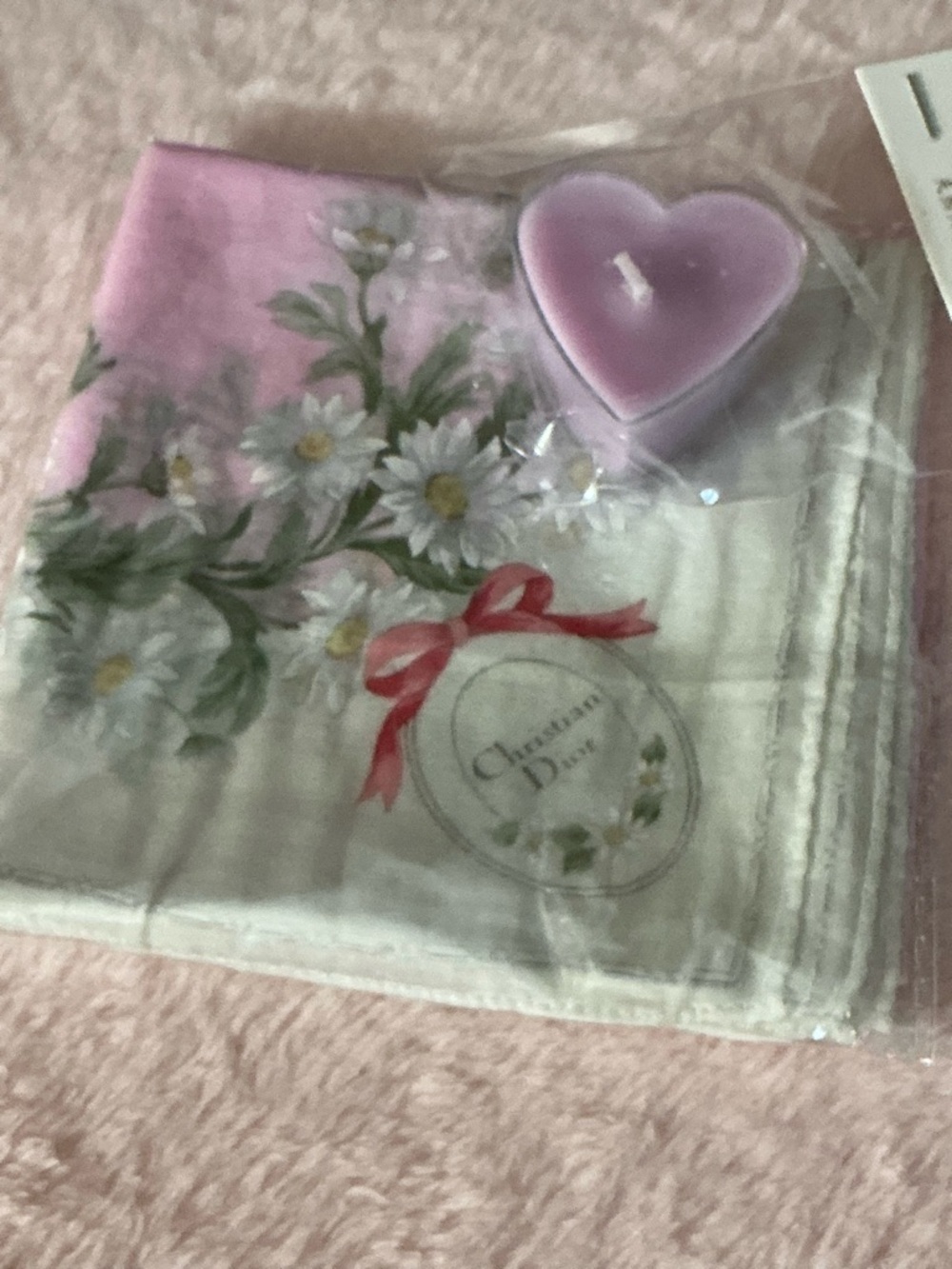 Floral Daisy Handkerchief with Heart Lavender Candle - Picture 5 of 5